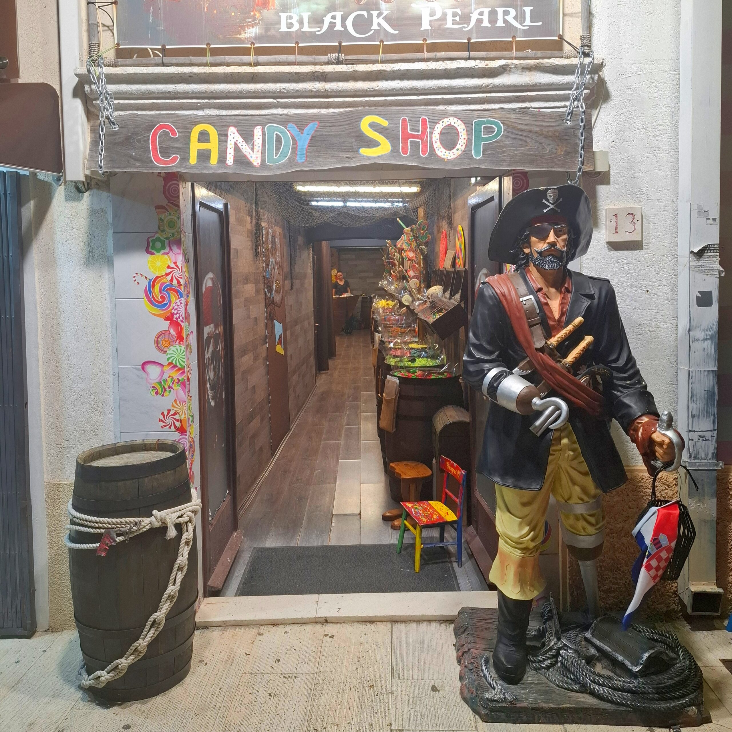 Candy shop Black Pearl